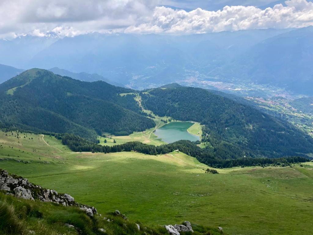 Villa Pineta Borno Esterno foto